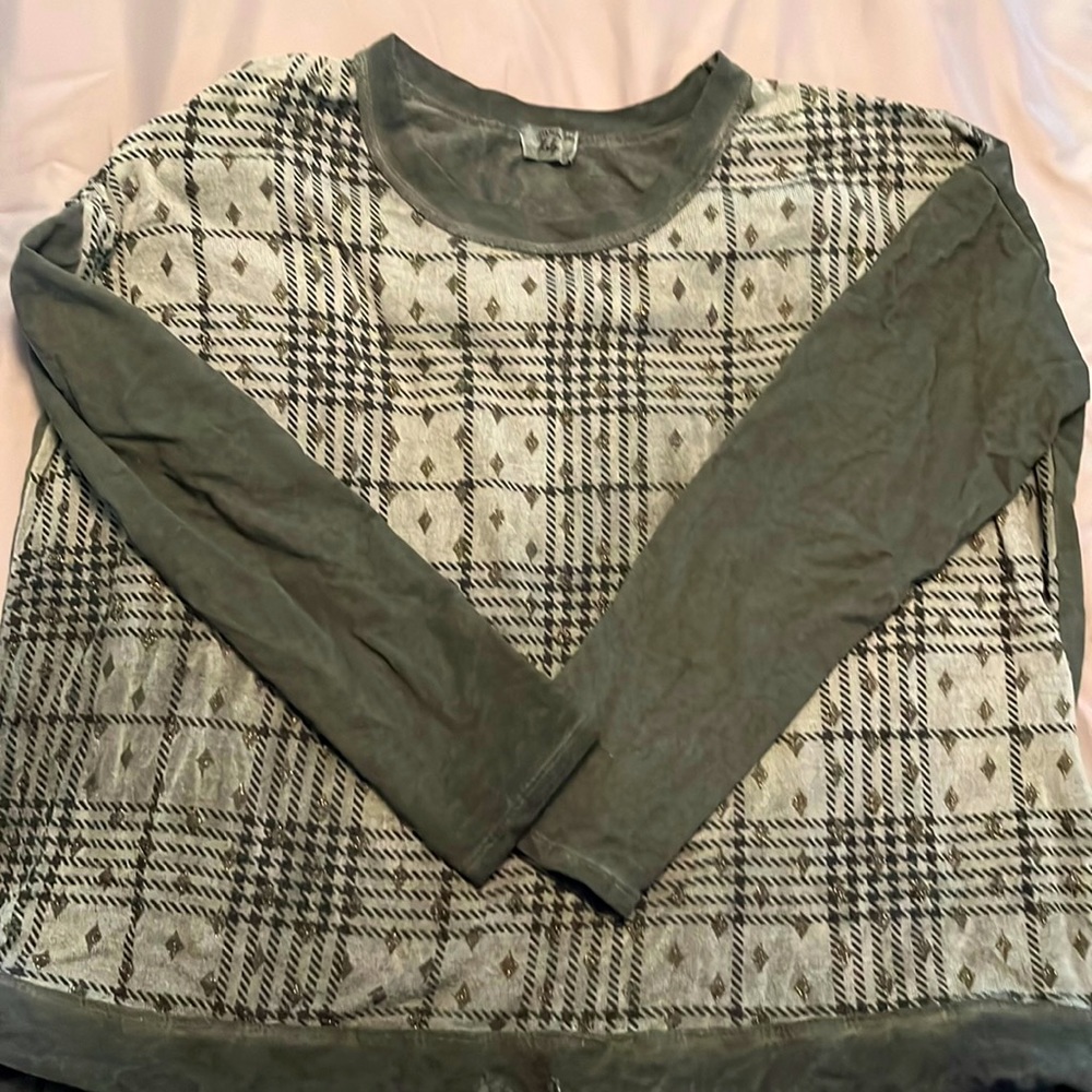 Brand is Love From Italy purchased at boutique in Australia. Size large